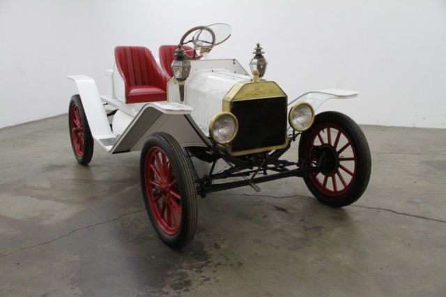 1915 White Ford Model T