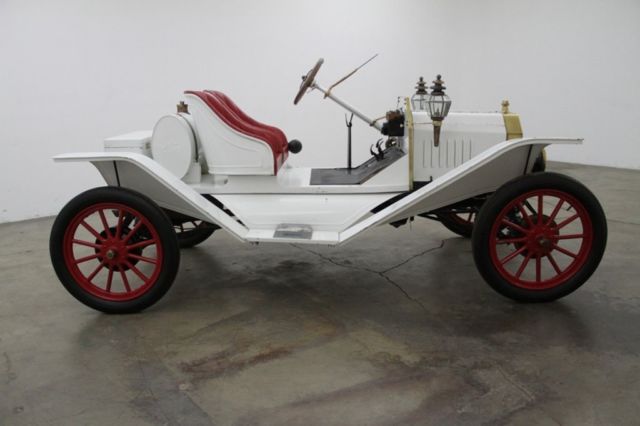 1915 White Ford Model T