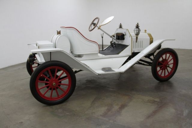 1915 White Ford Model T