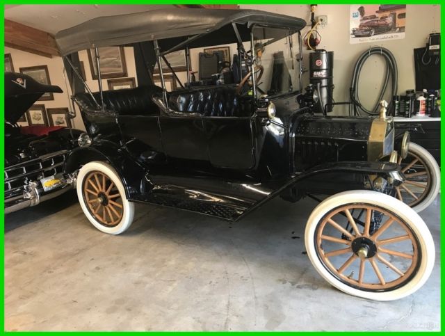 1915 Black Ford Model T Coupe