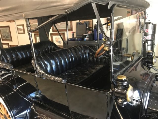 1915 Black Ford Model T Coupe