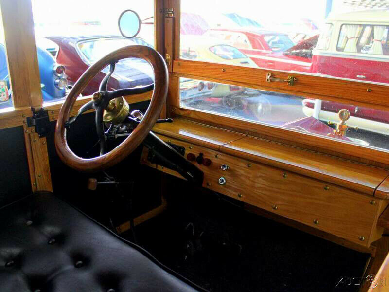 1915 Red Ford Model T