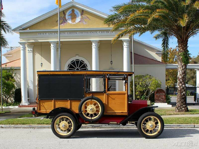 1915 Red Ford Model T