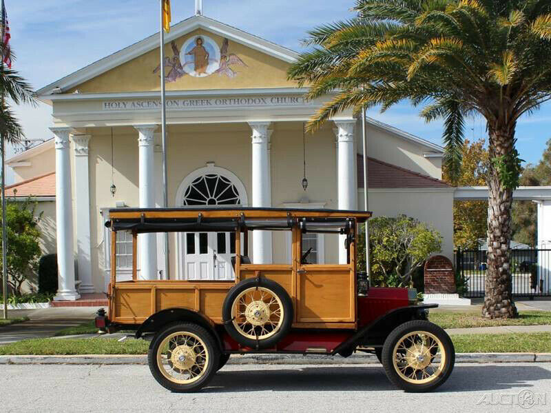 1915 Red Ford Model T