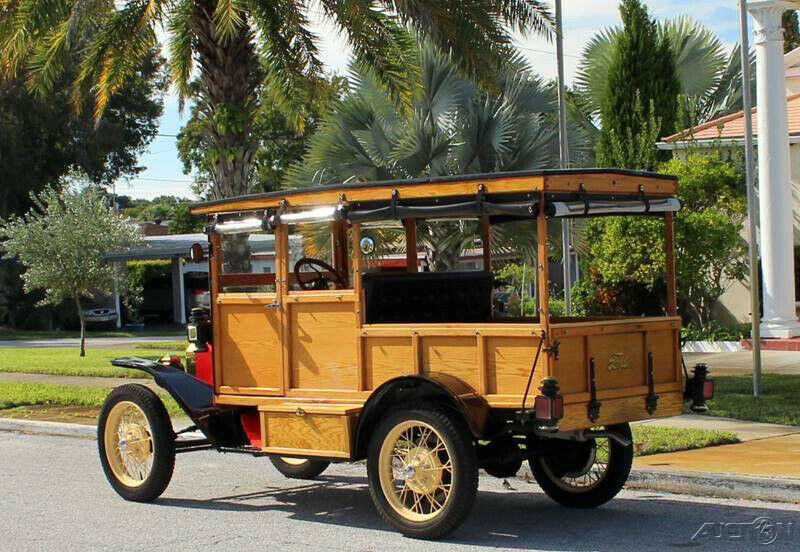 1915 Red Ford Model T