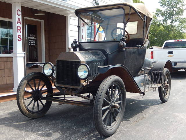 1916 Black Ford Model T Convertible