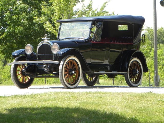 1918 Black Oldsmobile Model 37 --