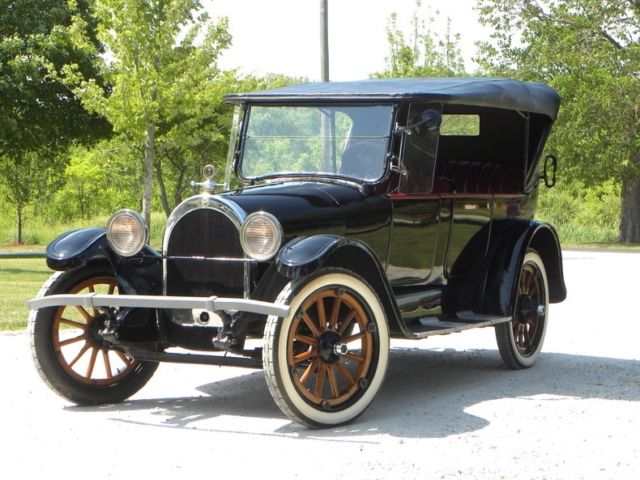 1918 Black Oldsmobile Model 37 --