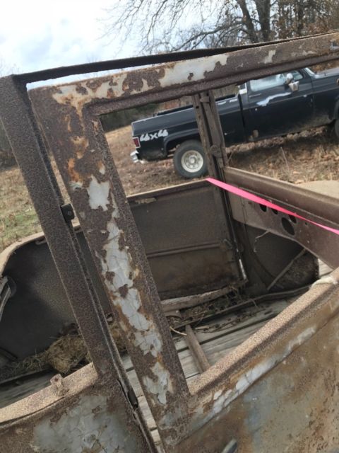 1919 Rust Dodge 2 door Old and rusty