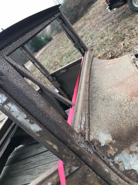 1919 Rust Dodge 2 door Old and rusty