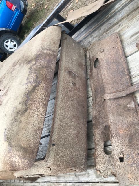 1919 Rust Dodge 2 door Old and rusty