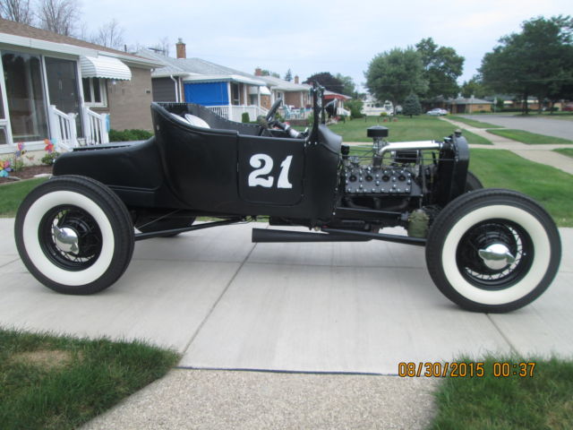1921 semi flat black Ford Model T 1 door no top convertiable