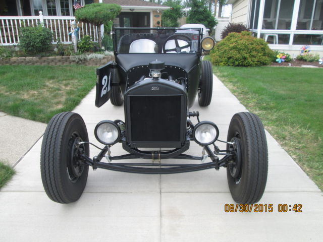 1921 semi flat black Ford Model T 1 door no top convertiable