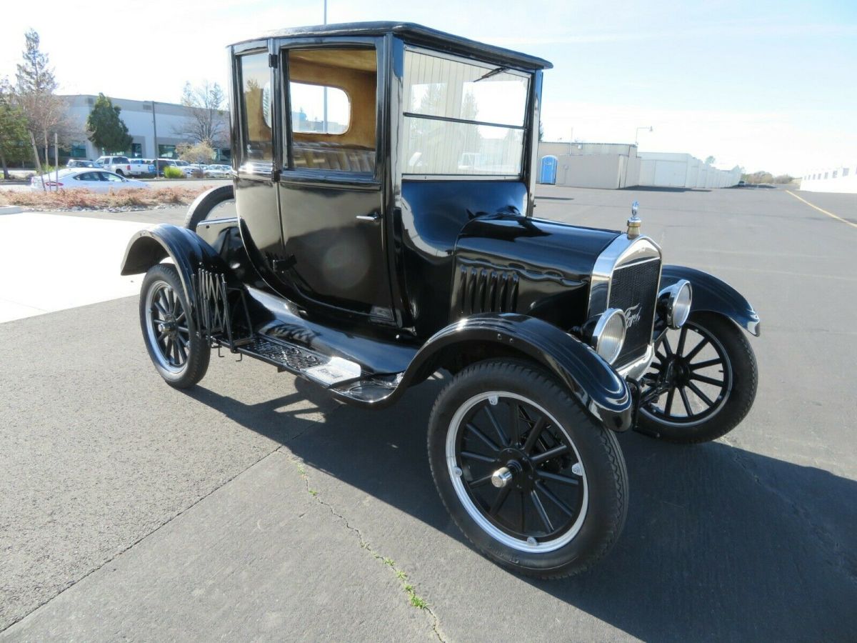 1922 Black Ford Model T Coupe