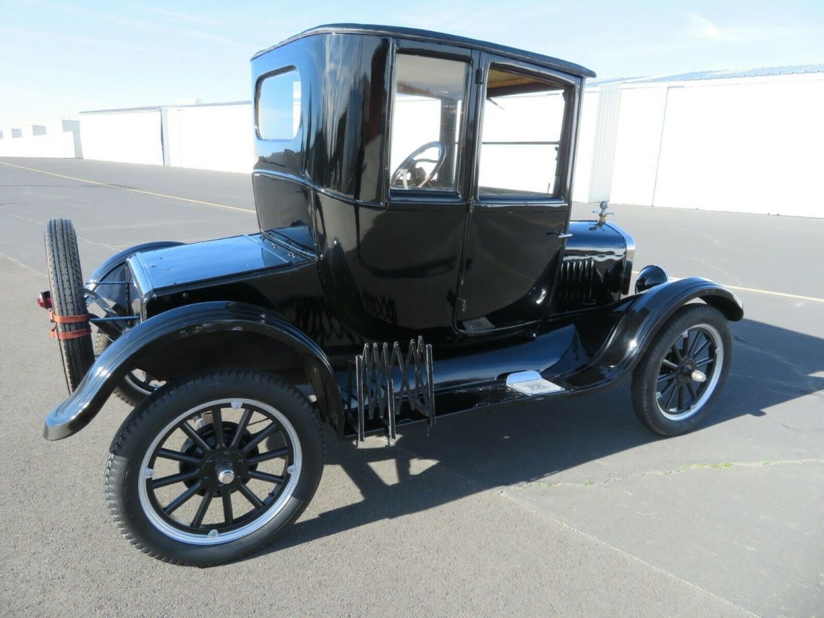 1922 Black Ford Model T Coupe