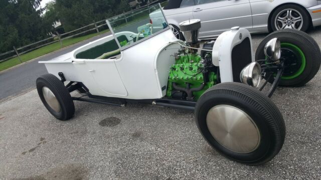 1922 White Ford rroadster roadster