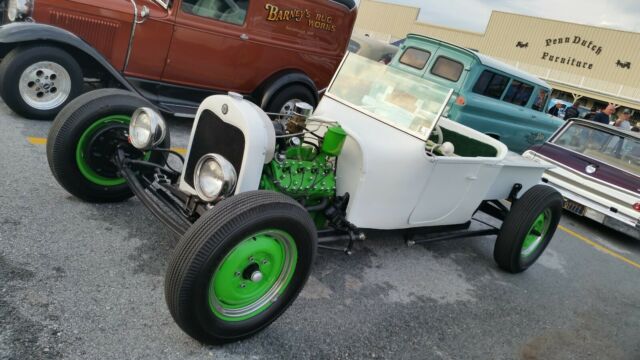 1922 White Ford rroadster roadster