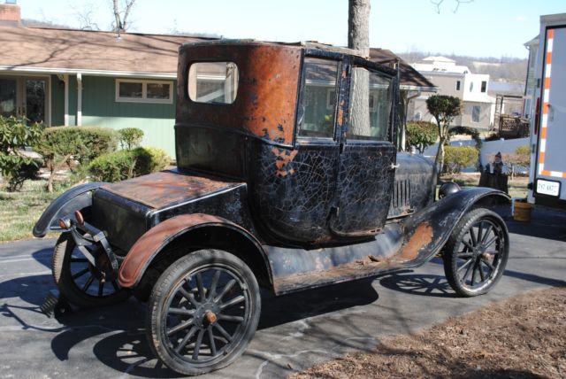 1923 Black Ford Model T Coupe
