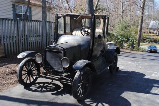 1923 Black Ford Model T Coupe