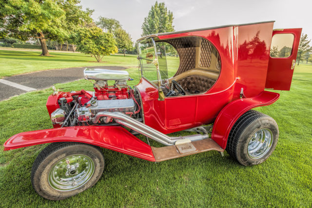 1923 red Ford C-Cab