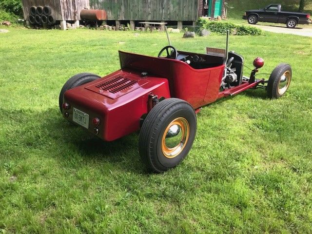 1923 Maroon Ford Model T Roadster