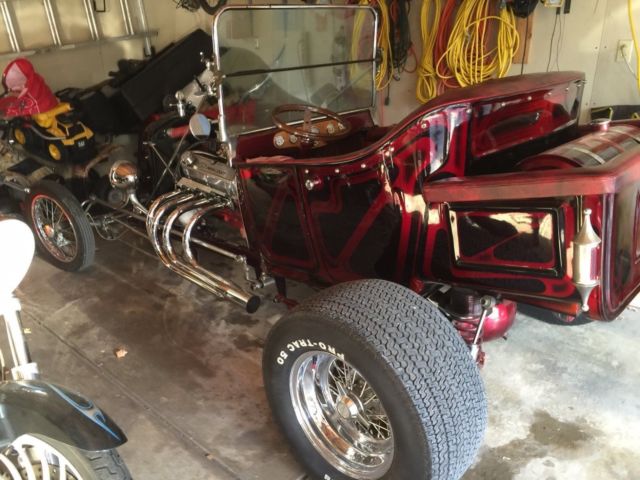 1923 Burgundy Ford Model T Coupe