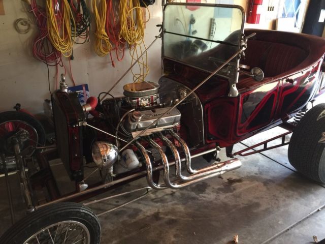 1923 Burgundy Ford Model T Coupe