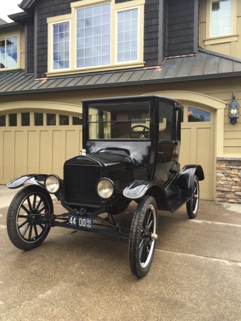 1923 Black Ford Model T Coupe