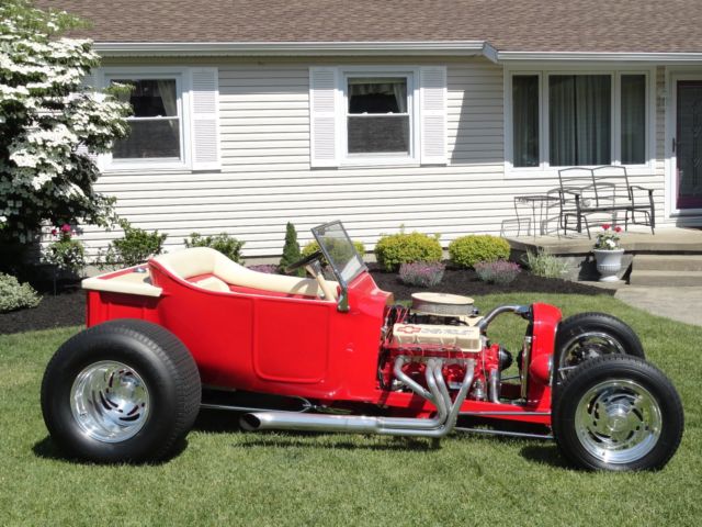 1923 red Ford Model T