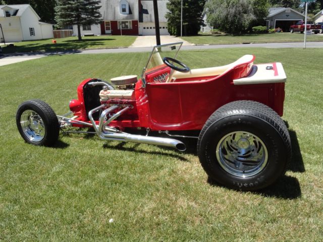 1923 red Ford Model T