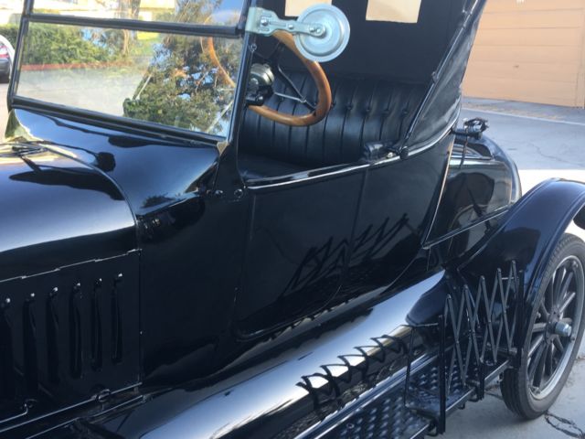 1924 Black Ford Model T Roadster