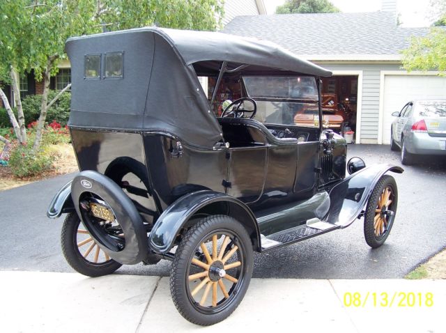 1924 Black Ford Model T Convertible