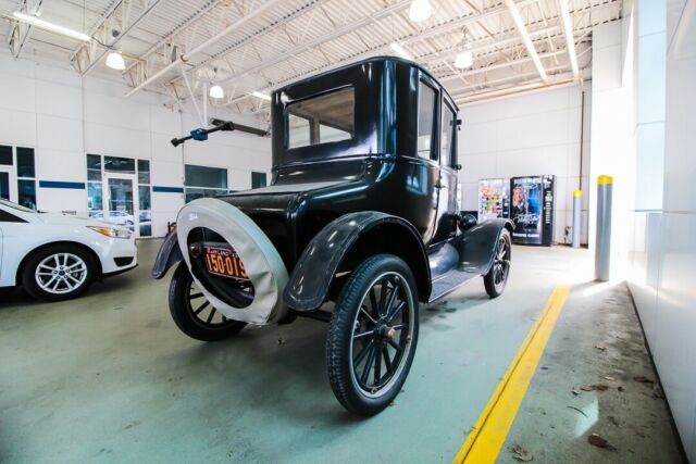 1924 Black Ford Model T Roadster