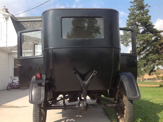 1925 Black Ford Model T Sedan