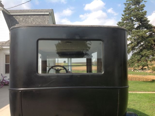 1925 Black Ford Model T Sedan
