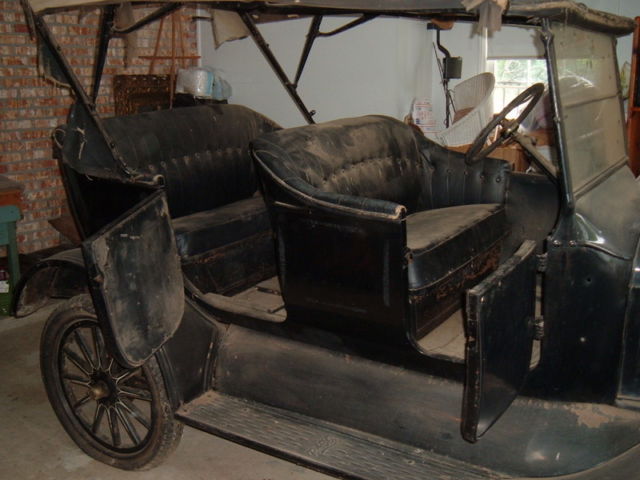 1925 Black Ford Model T Touring T
