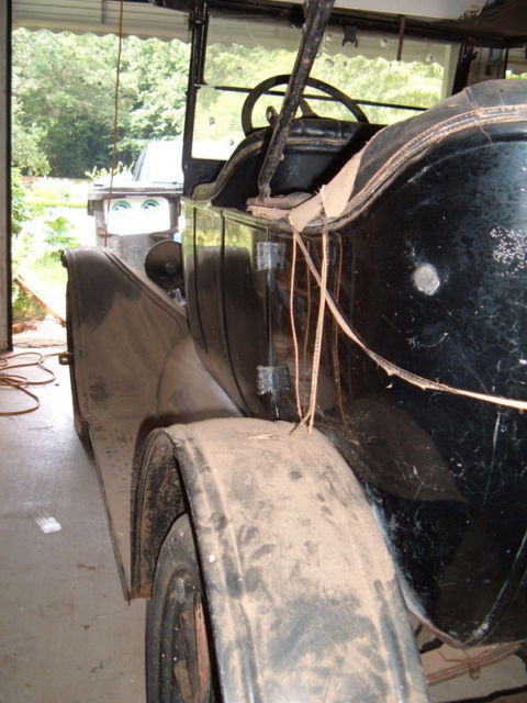 1925 Black Ford Model T Touring T