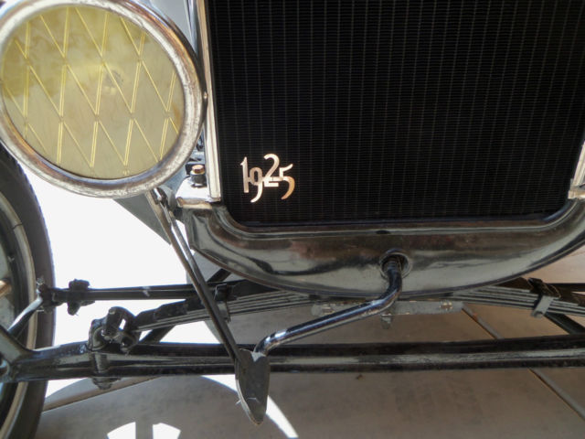 1925 Black Ford FORDOR Sedan