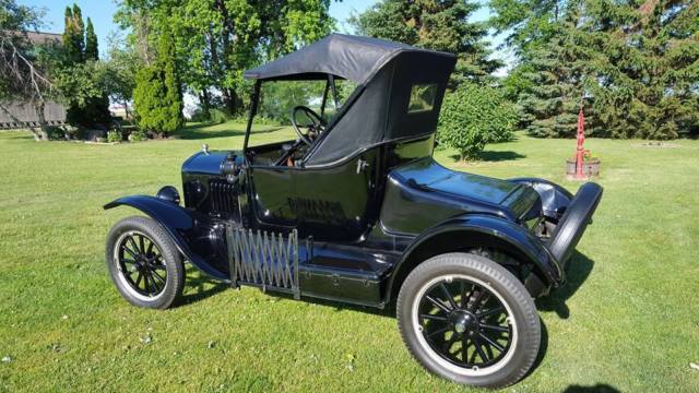 1925 Black Ford Model T Convertible roadster