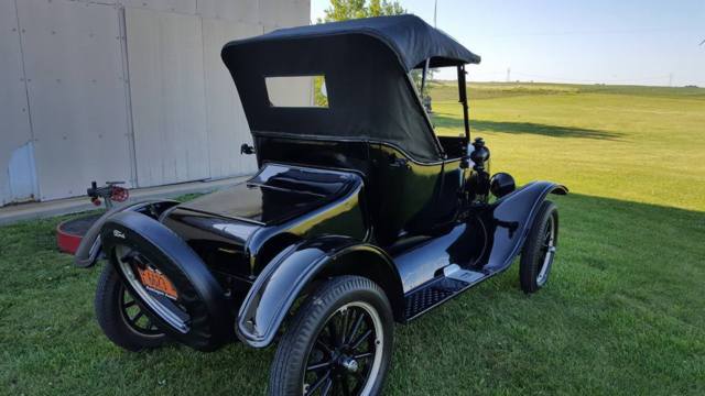 1925 Black Ford Model T Convertible roadster