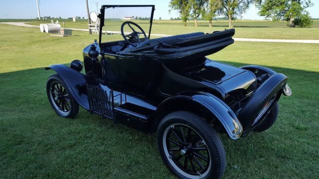 1925 Black Ford Model T Convertible roadster