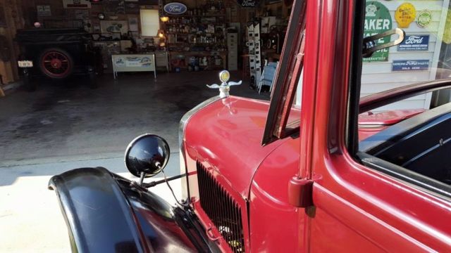 1926 maroon Ford Model T Coupe