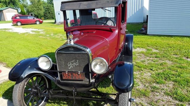 1926 maroon Ford Model T Coupe