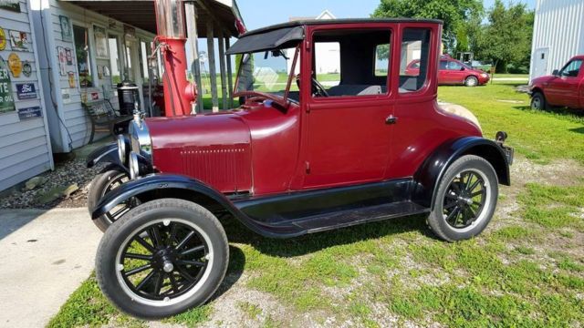 1926 maroon Ford Model T Coupe
