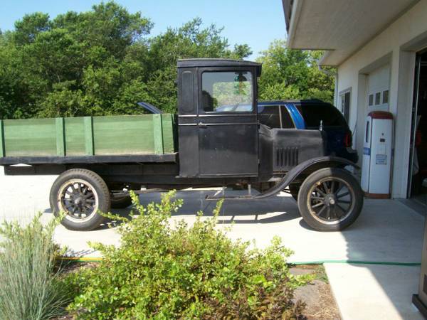 1926 Black and Green Ford Model T Standard Cab Pickup