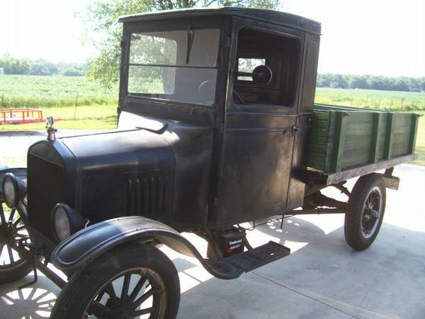 1926 Black and Green Ford Model T Standard Cab Pickup