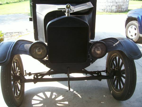 1926 Black and Green Ford Model T Standard Cab Pickup