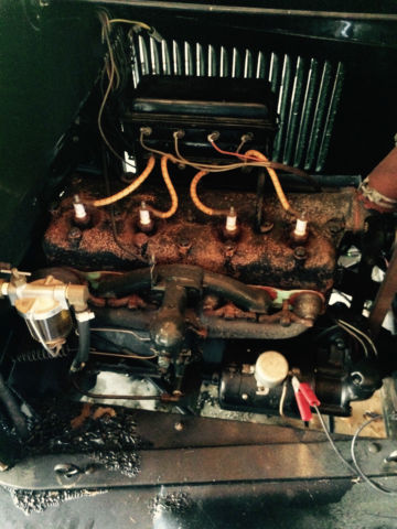 1926 dark green Ford Model T 2 door