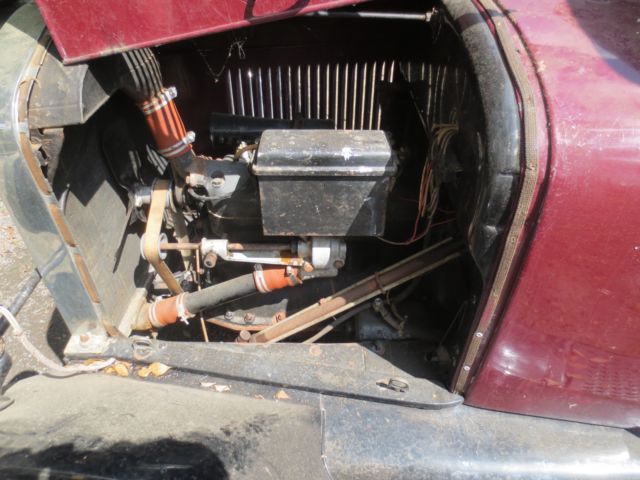 1926 maroon/black Ford Standard