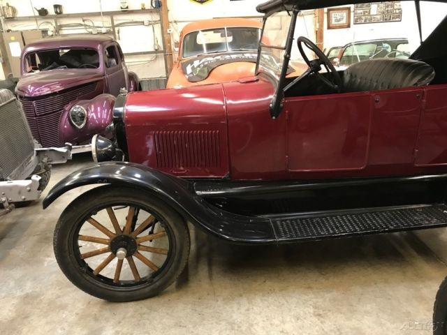 1926 Red Ford Model T Sedan
